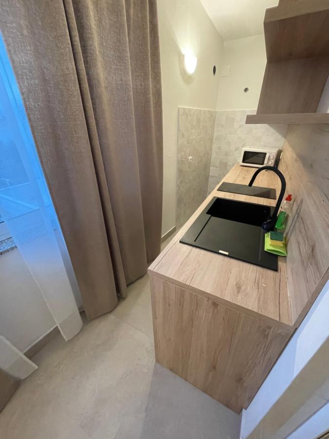 Diana Rooms And Apartments Starigrad Paklenica Exterior photo