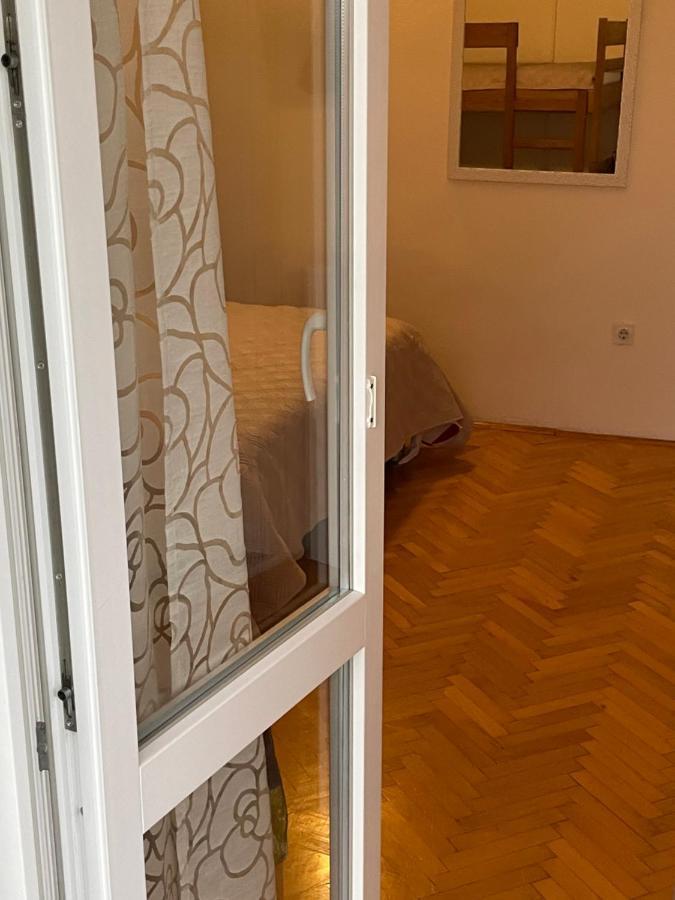 Diana Rooms And Apartments Starigrad Paklenica Exterior photo