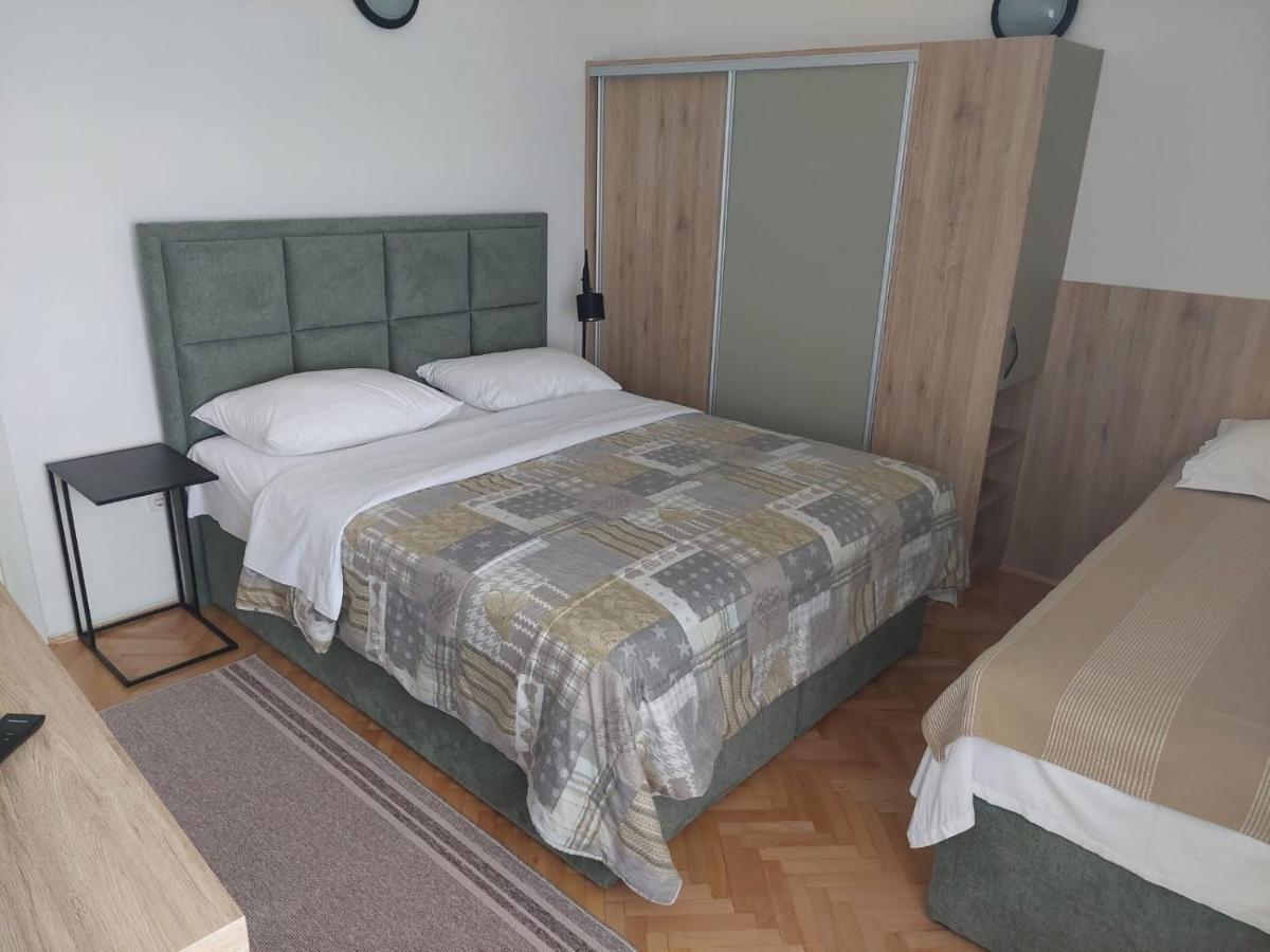 Diana Rooms And Apartments Starigrad Paklenica Exterior photo