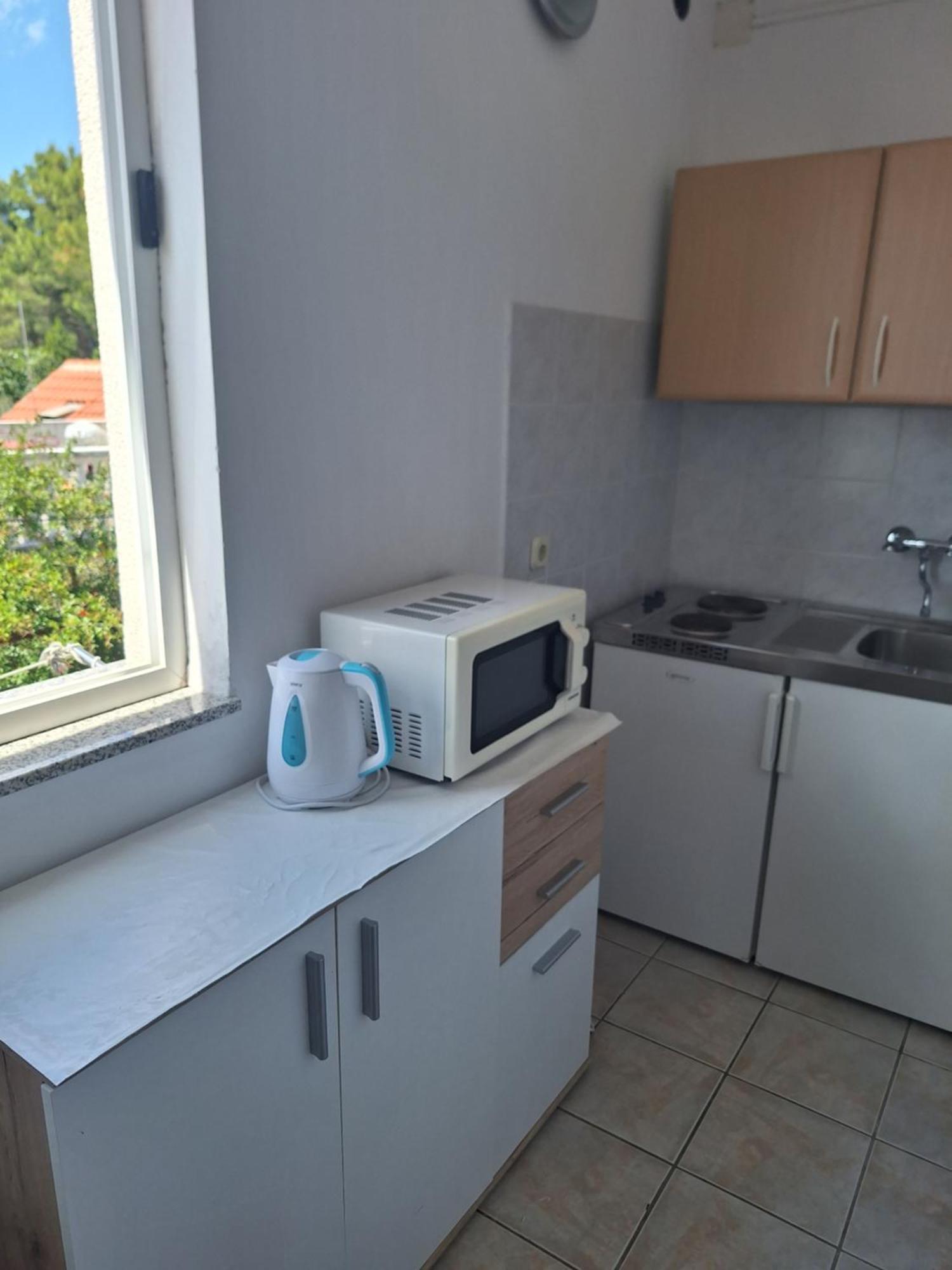 Diana Rooms And Apartments Starigrad Paklenica Exterior photo