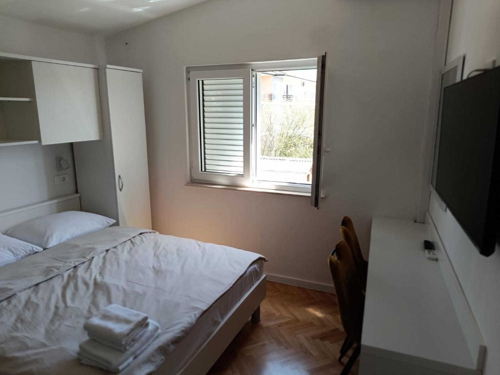 Diana Rooms And Apartments Starigrad Paklenica Room photo