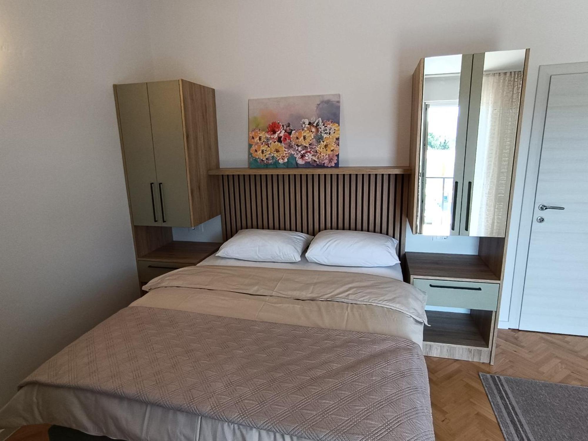 Diana Rooms And Apartments Starigrad Paklenica Exterior photo