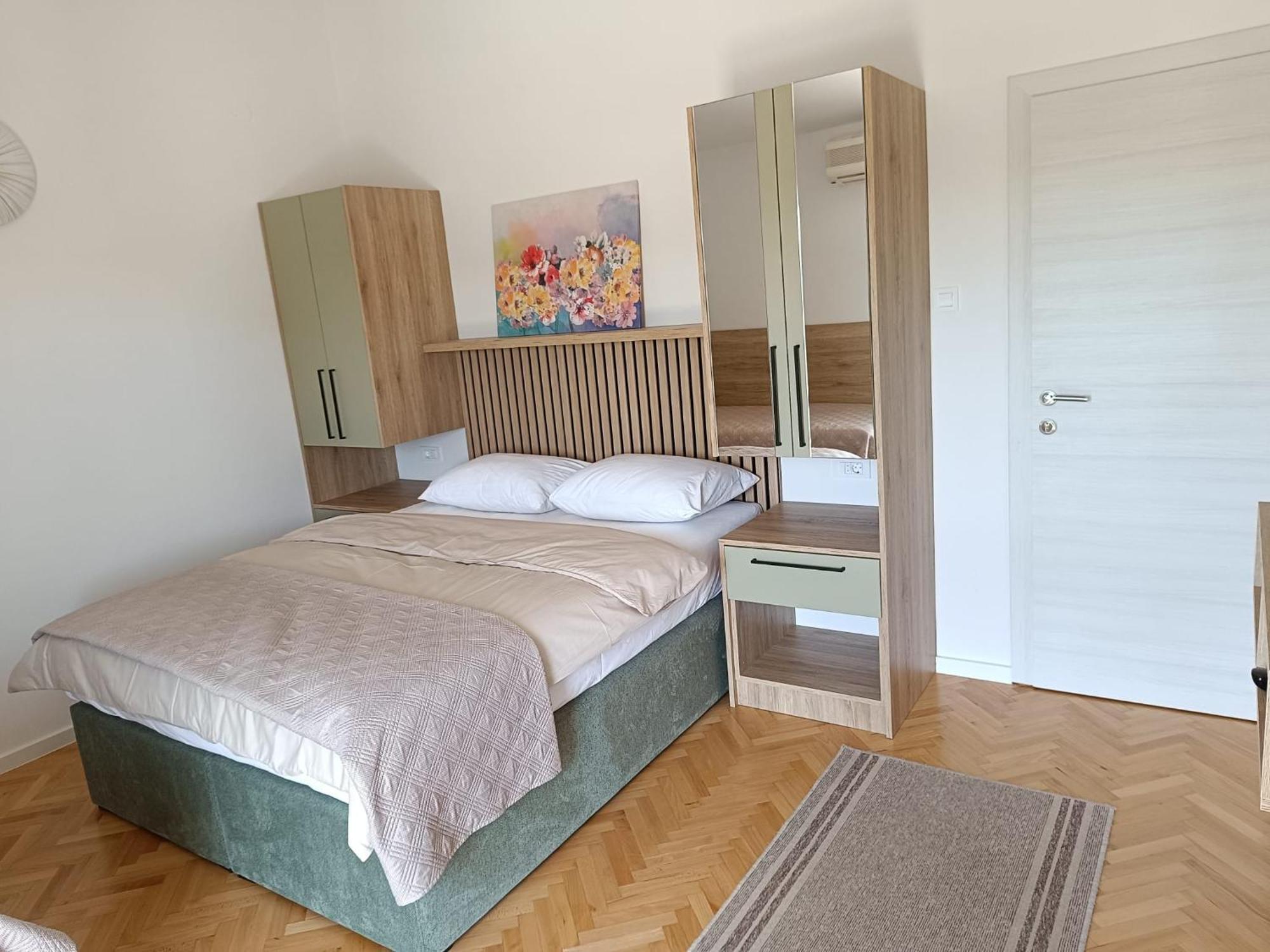 Diana Rooms And Apartments Starigrad Paklenica Room photo