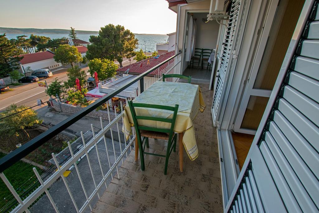 Diana Rooms And Apartments Starigrad Paklenica Exterior photo