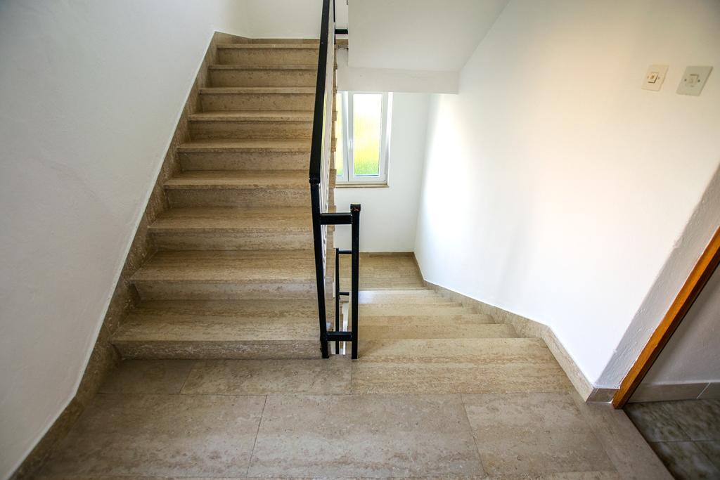 Diana Rooms And Apartments Starigrad Paklenica Exterior photo