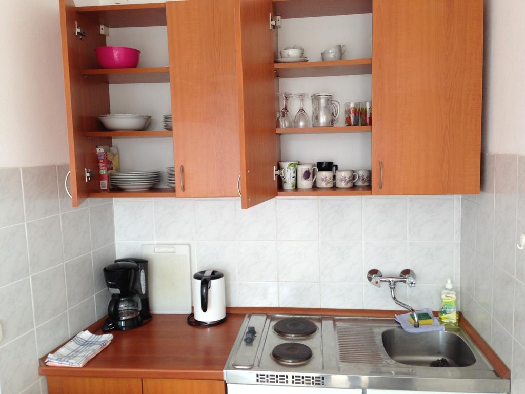 Diana Rooms And Apartments Starigrad Paklenica Room photo